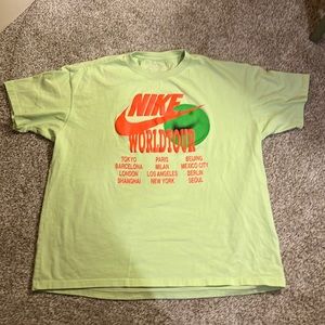 Nike World Tour Tee, size XL